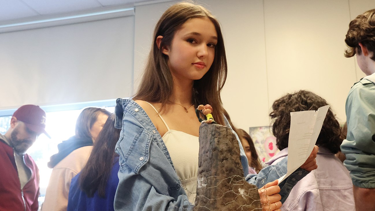 Elie-Anne Laliberté a rédigé un poème dans le cadre de cette exposition multidisciplinaire