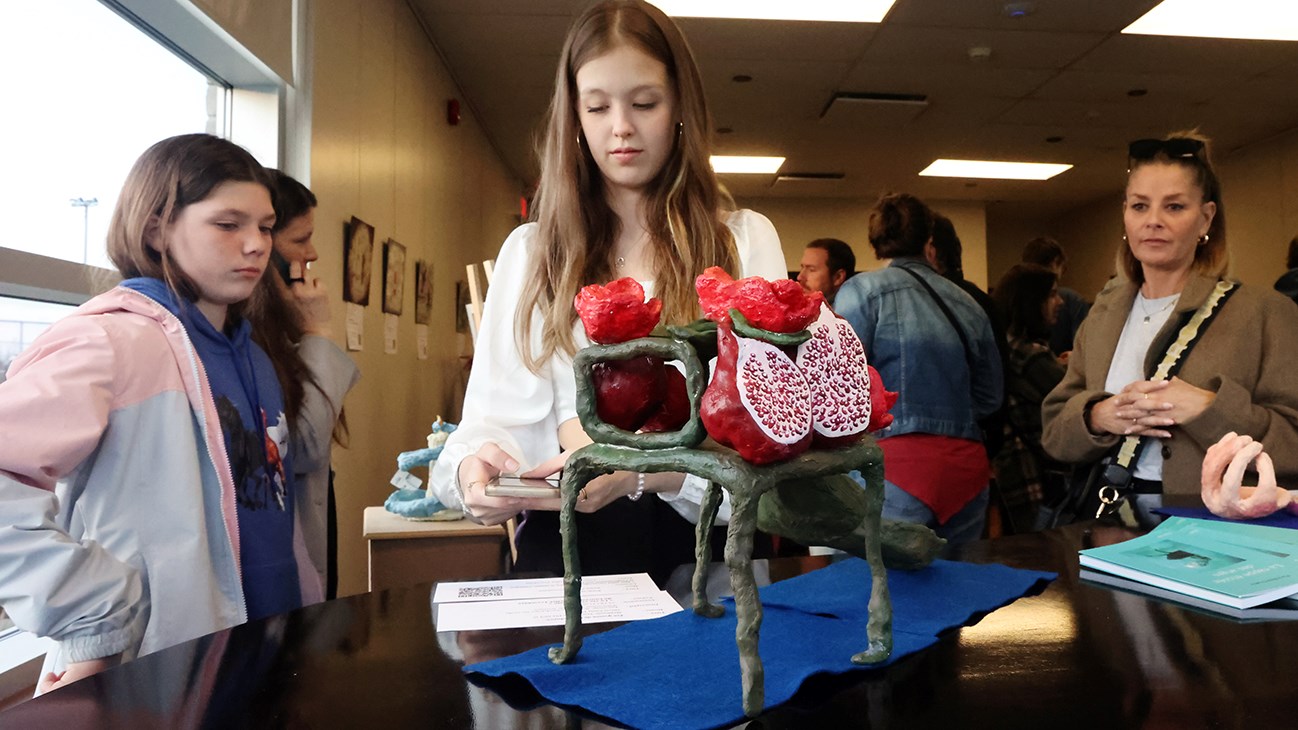 Le talent de jeunes artistes du Chêne-Bleu en vedette dans l'exposition Nos refuges intérieurs