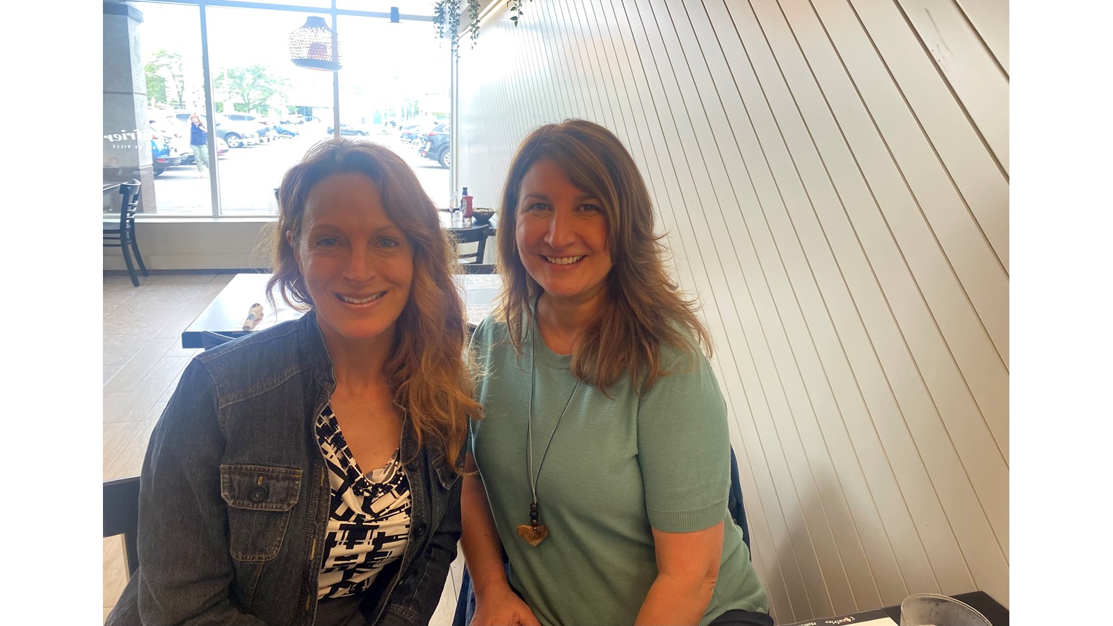 Kristine et Olga en entrevue avec Néomédia le 10 juin