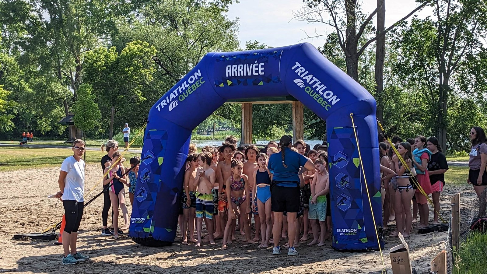 Le triathlon scolaire bat son plein au parc régional des Îles-de-Saint-Timothée