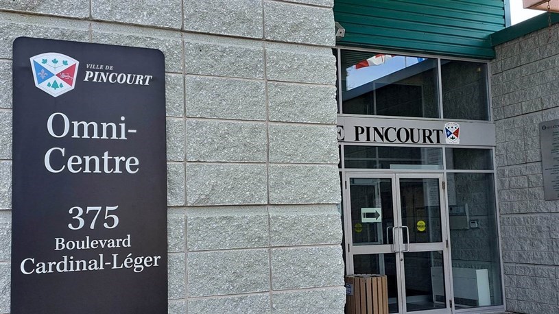 The Town of Pincourt has opened the Omni-Centre for its residents because of power blackouts in the municipality.