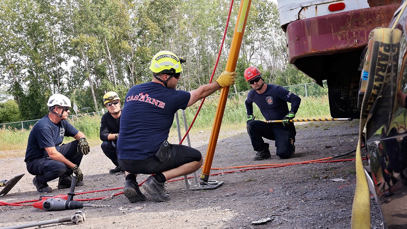 The fire departement Pincourt/ Notre-Dame-de-l'Île-Perrot hosts a unique specialized training course