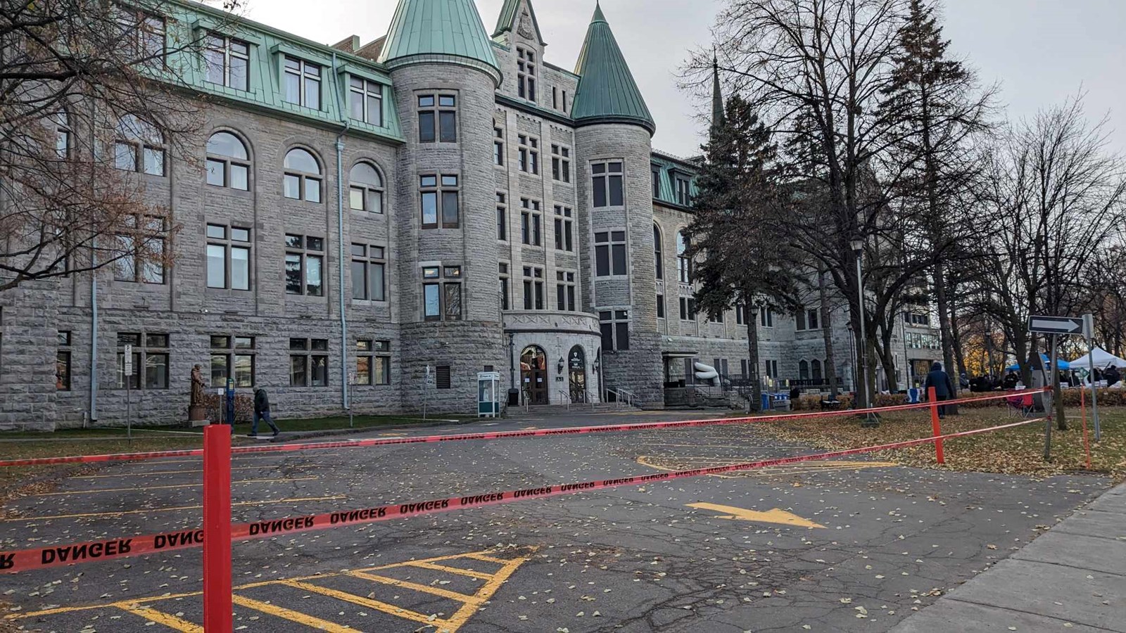 Cégep de Valleyfield: plus de 200 employés en grève jusqu'à jeudi