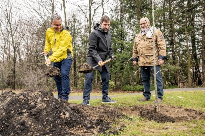 Steven Guilbeault annonce près de 500 000 $ pour reboiser Vaudreuil-Dorion
