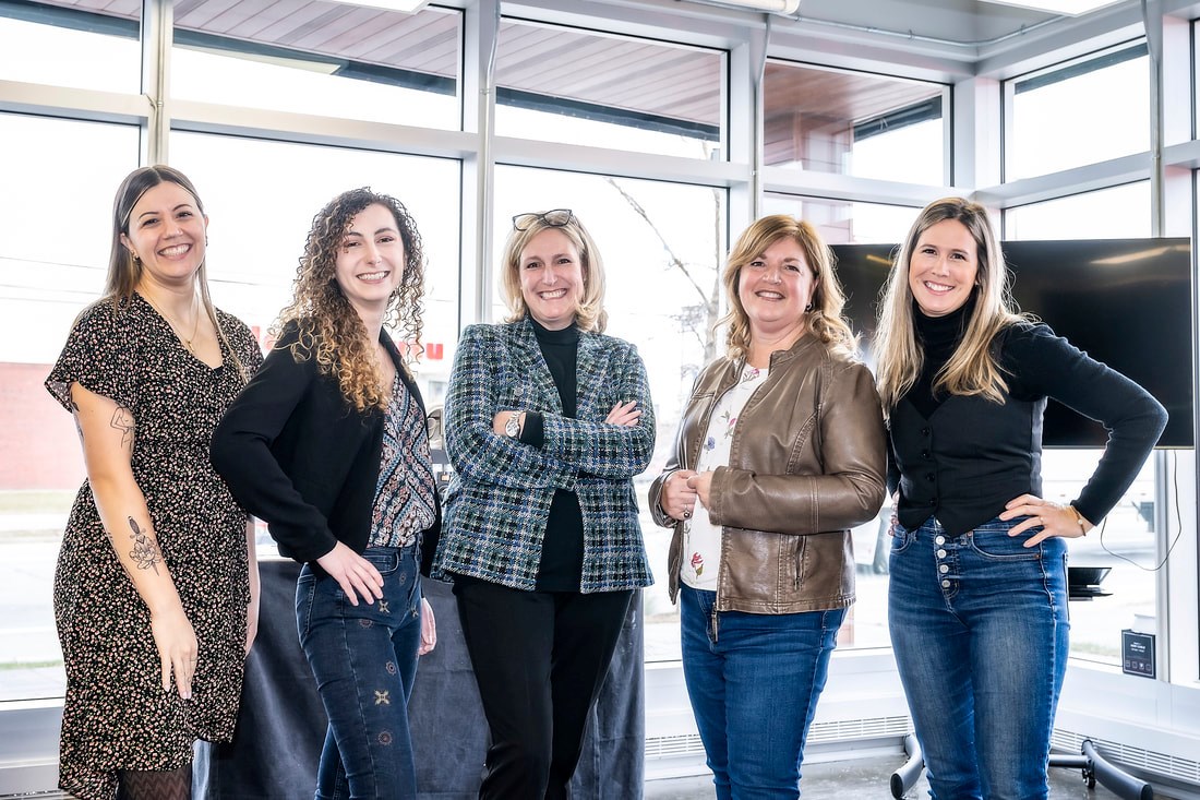Sur la photo on retrouve: Valérie Trudel, Jade Cousineau, Julie Martel, Sylvie Lavallée et Véronique Dubé