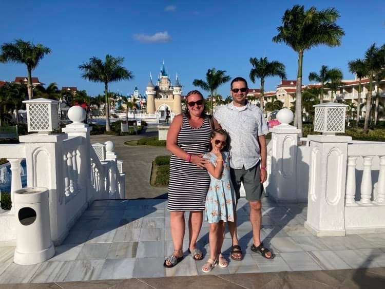 Mégane en vacances avec ses parents
