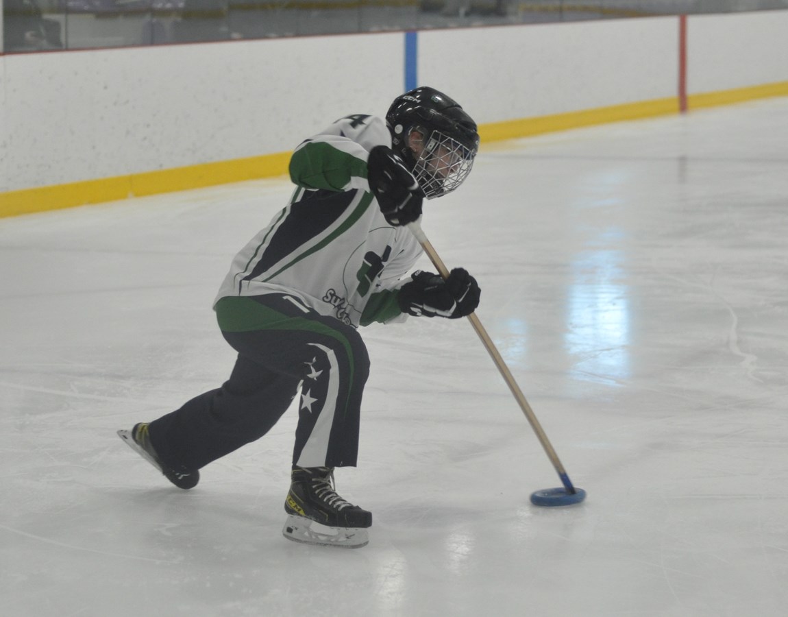 Les filles de la ringuette ont facilement pris la mesure de leurs adversaires samedi au premier jour des Jeux, dans un tournoi disputé à l’Aréna de l’Université Bishop’s
