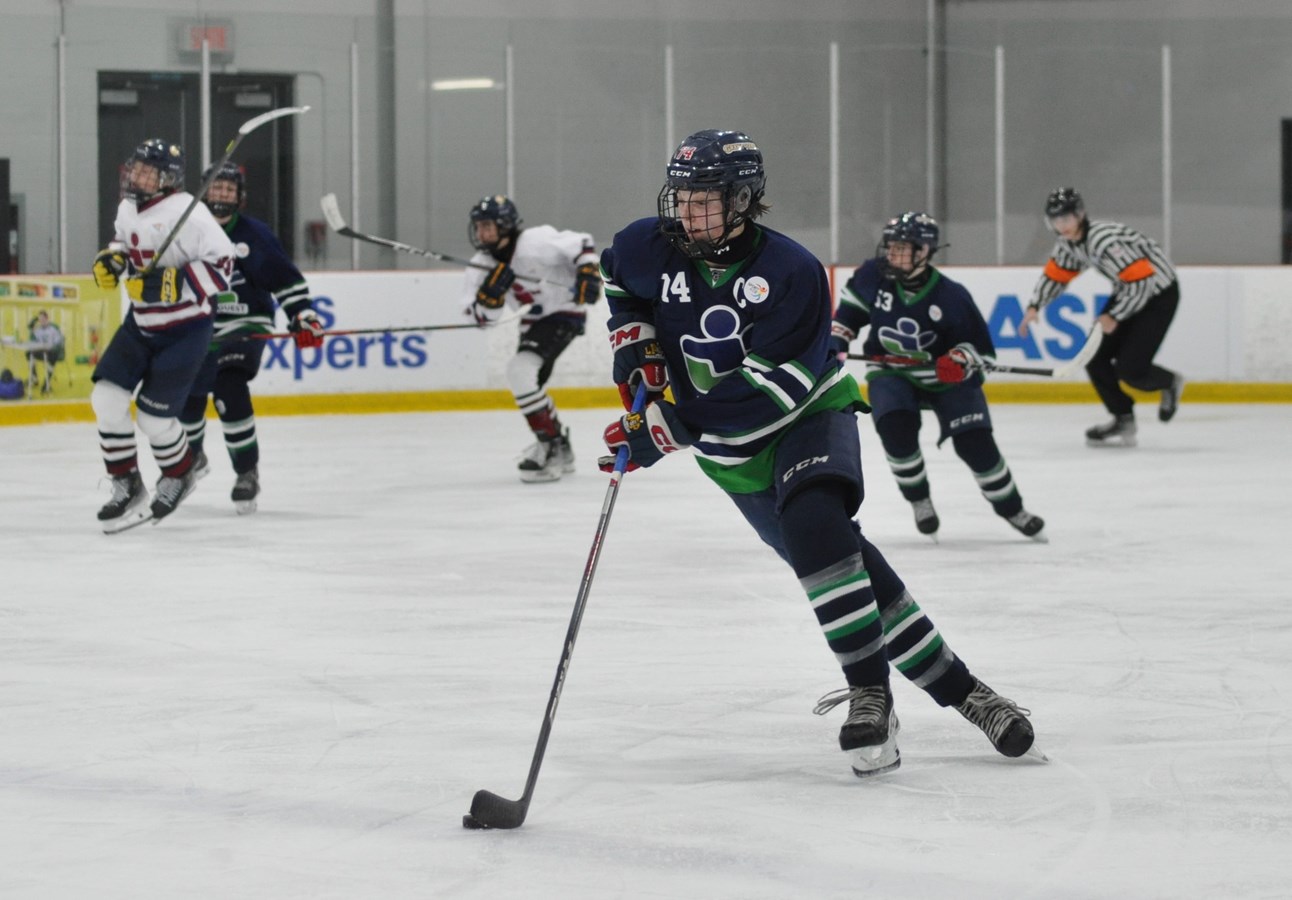 Menés entre autres par leur capitaine Julien Bergeron de Châteauguay, qui a joué du hockey inspiré, les joueurs de l’équipe de hockey du Sud-Ouest ont remporté leur premier match 7-4