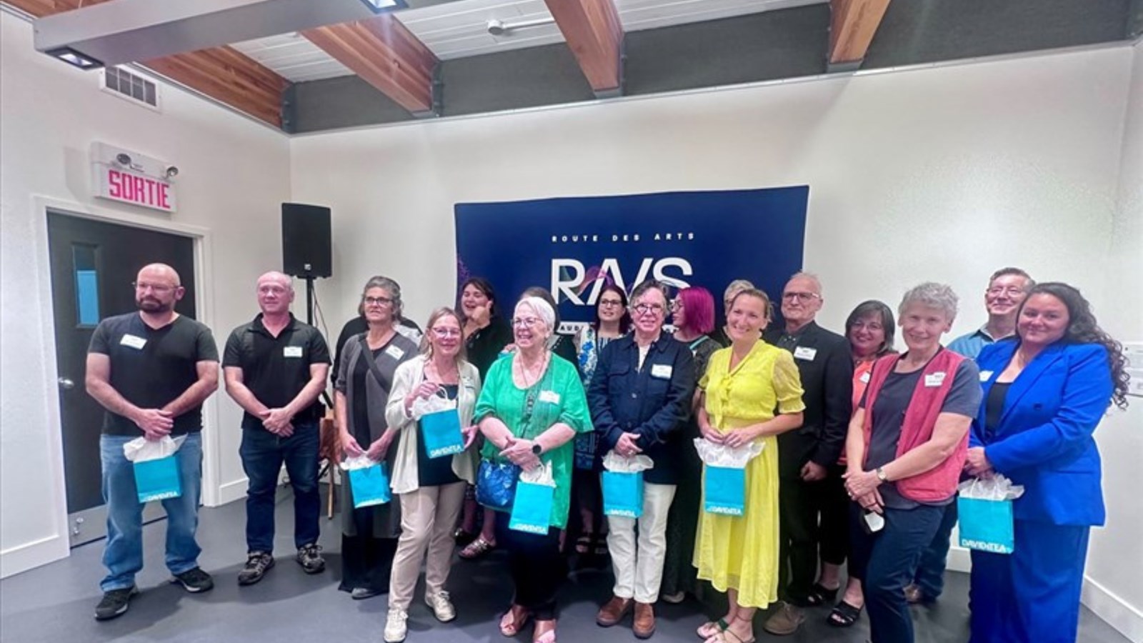 Artistes de la Route des arts avec Maryline Picard, députée de Soulanges