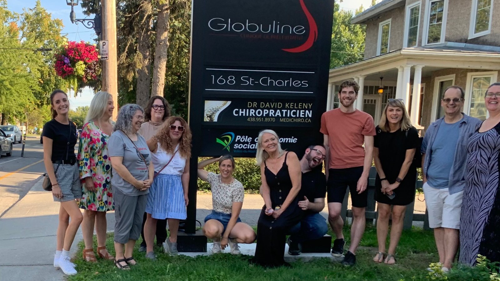 L'organisme s'est établi au 168 avenue Saint-Charles et occupe une partie du 2e étage de l'édifice 