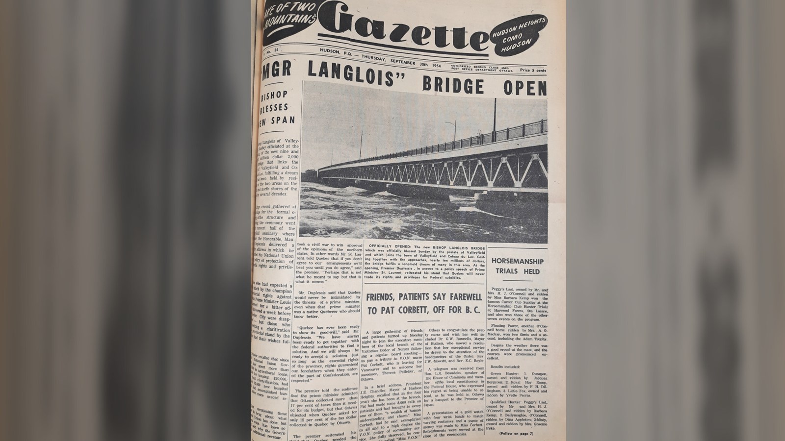 « “Mgr Langlois” brige open » dans le journal The lake of Two Mountains Gazette, 30 septembre 1954, Auteur inconnu, page 1.