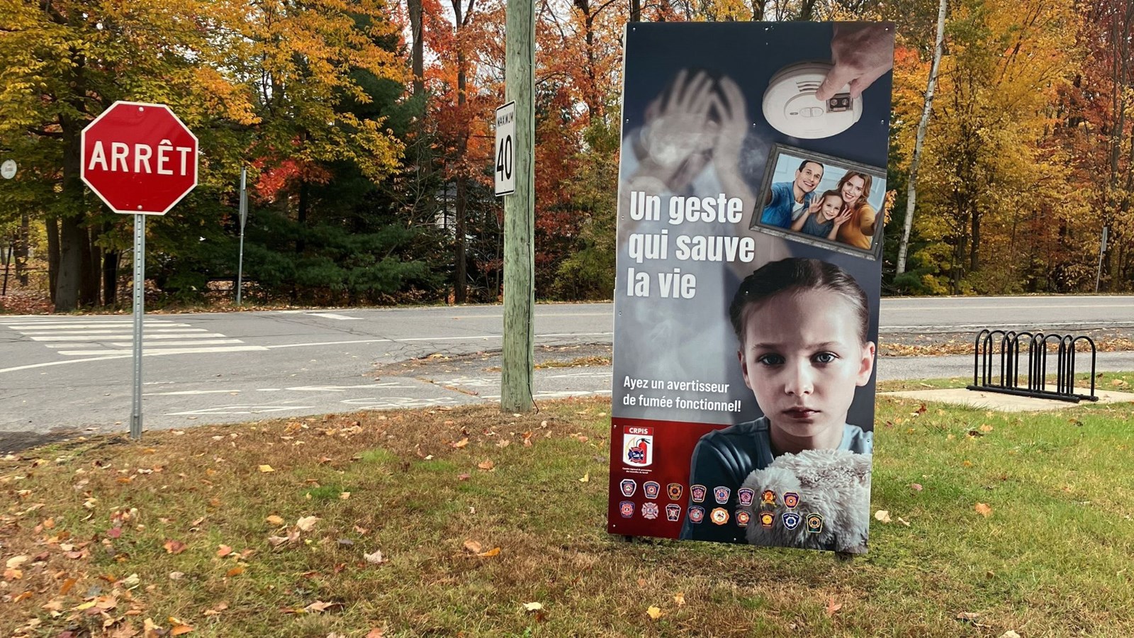 « Un geste qui sauve la vie. Ayez un avertisseur de fumée fonctionnel! »