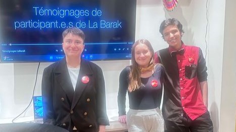 Trois des jeunes qui ont participé à la création d'une vidéo témoignages