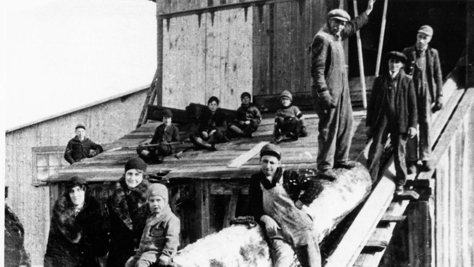 Moulin à scie sur la rue Valois en 1934, situé devant l’actuel garage municipal