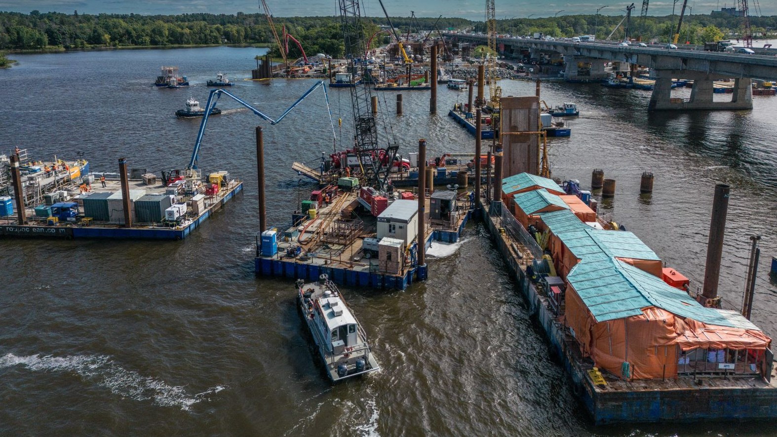 Les travaux avancent rondement sur l’eau comme sur terre, août 2024.