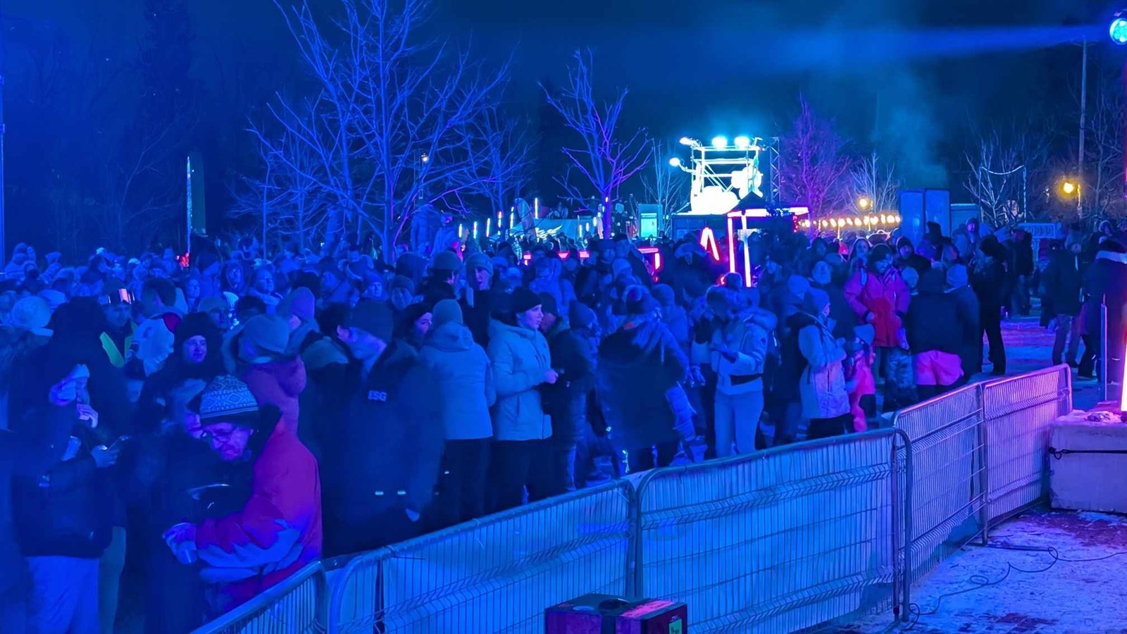 Feux et flocons : une soirée électrisante au parc de la Maison-Valois