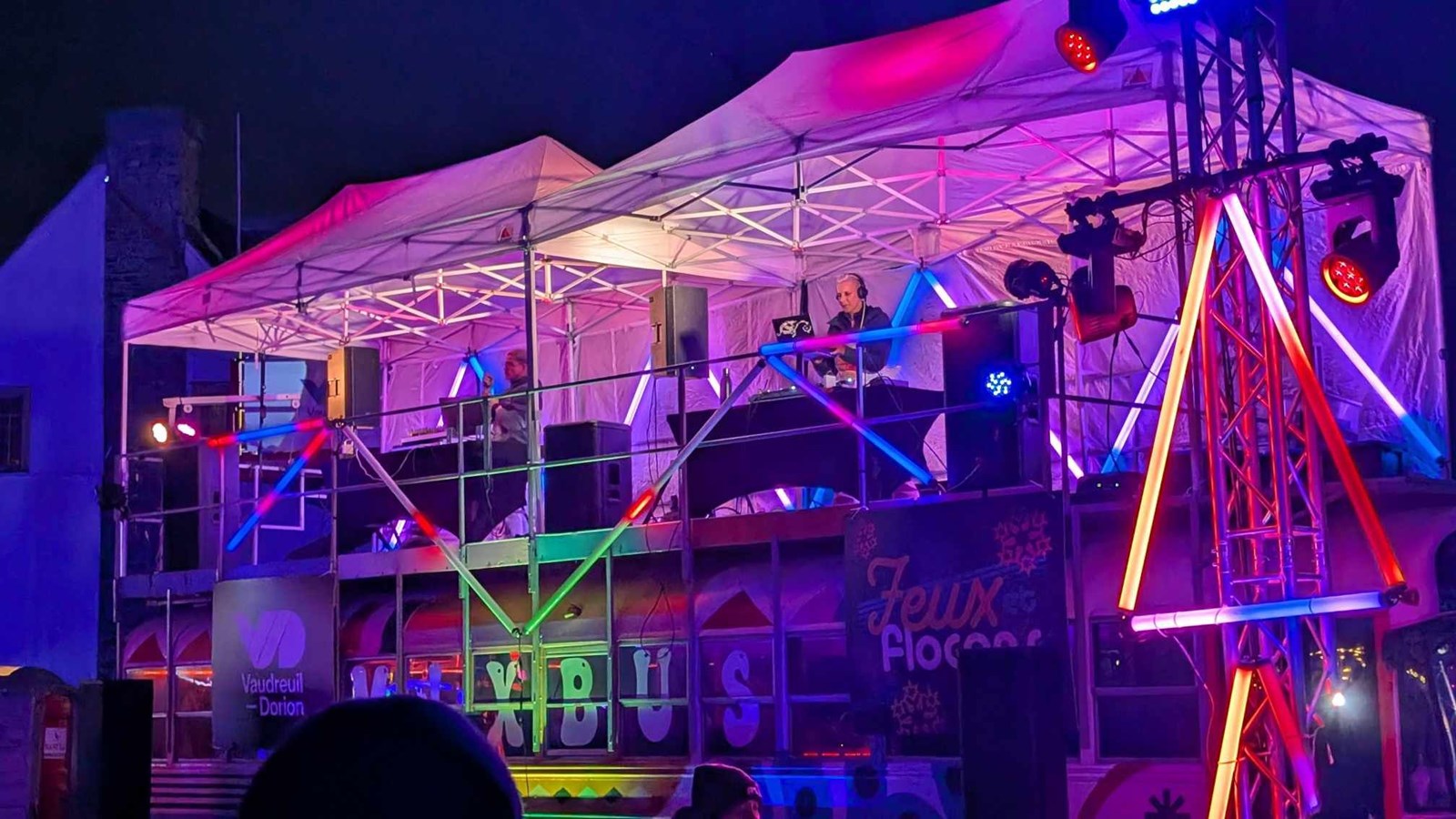 Feux et flocons : une soirée électrisante au parc de la Maison-Valois