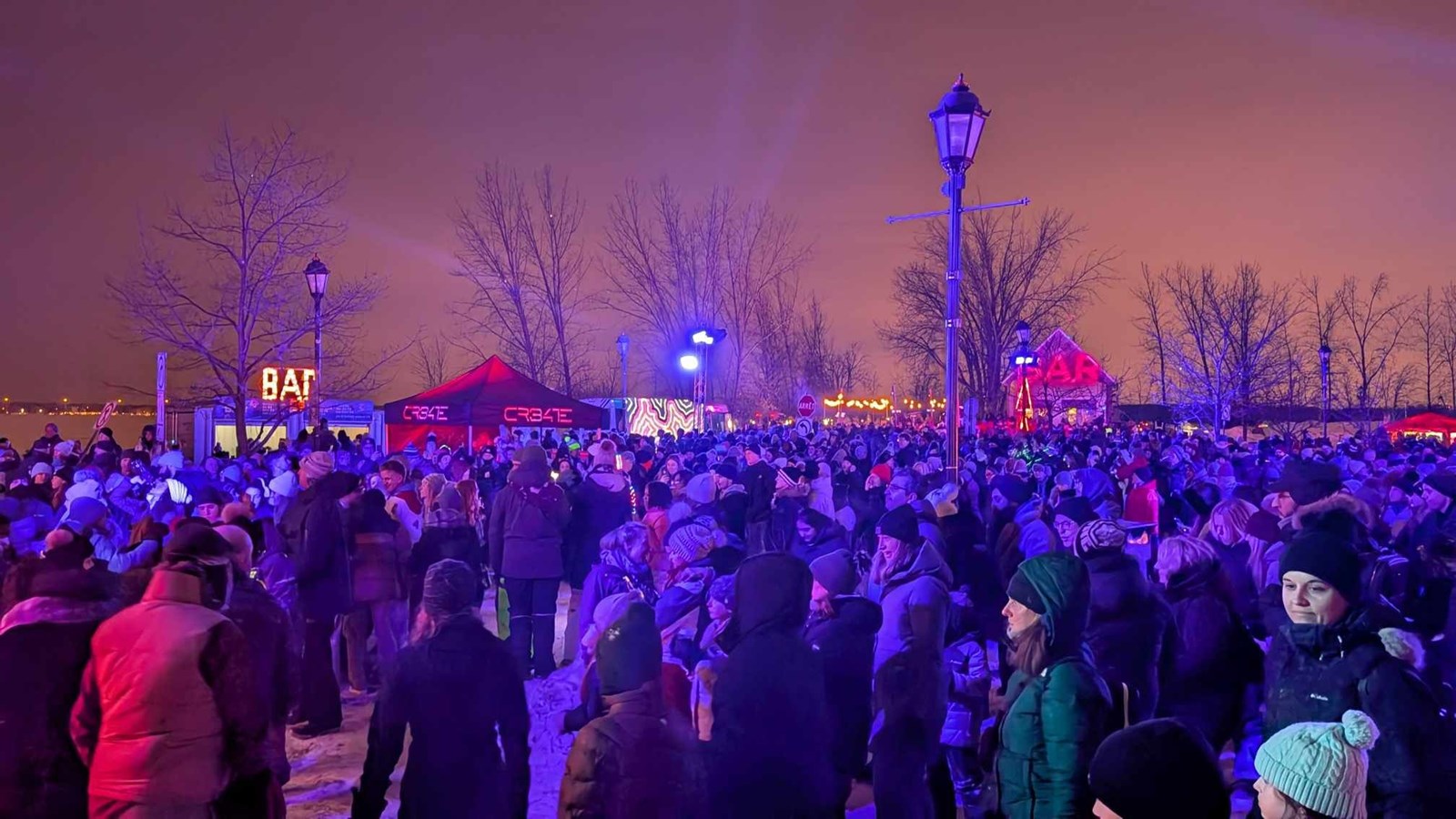 Feux et flocons : une soirée électrisante au parc de la Maison-Valois