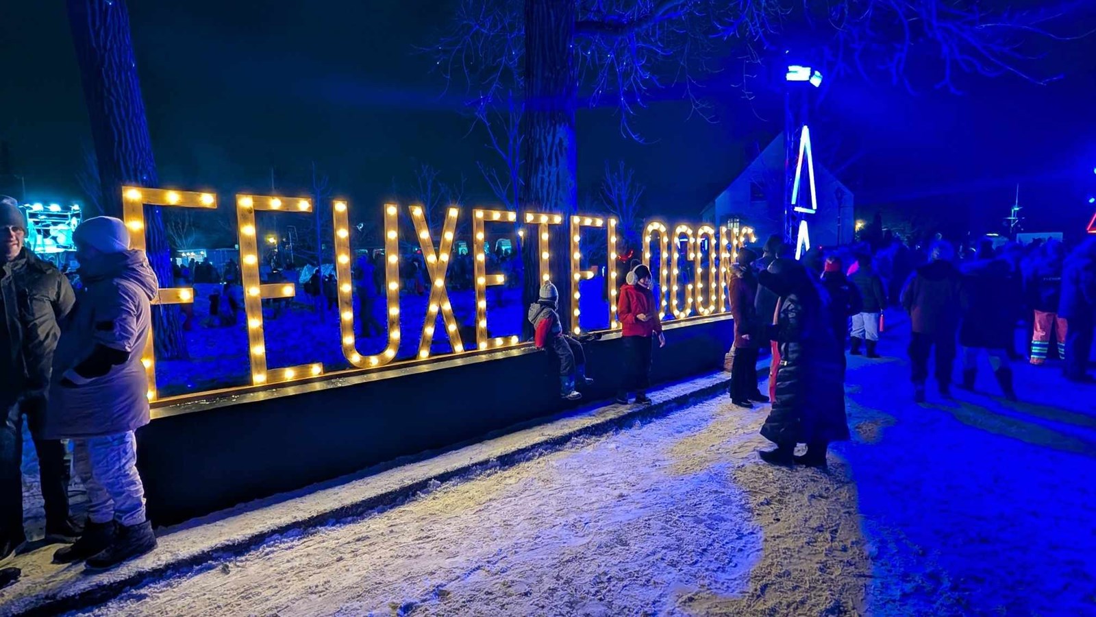 Feux et flocons : une soirée électrisante au parc de la Maison-Valois
