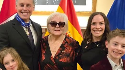 Peter Schiefke est nommé Commandeur de l'Ordre royal du mérite civil