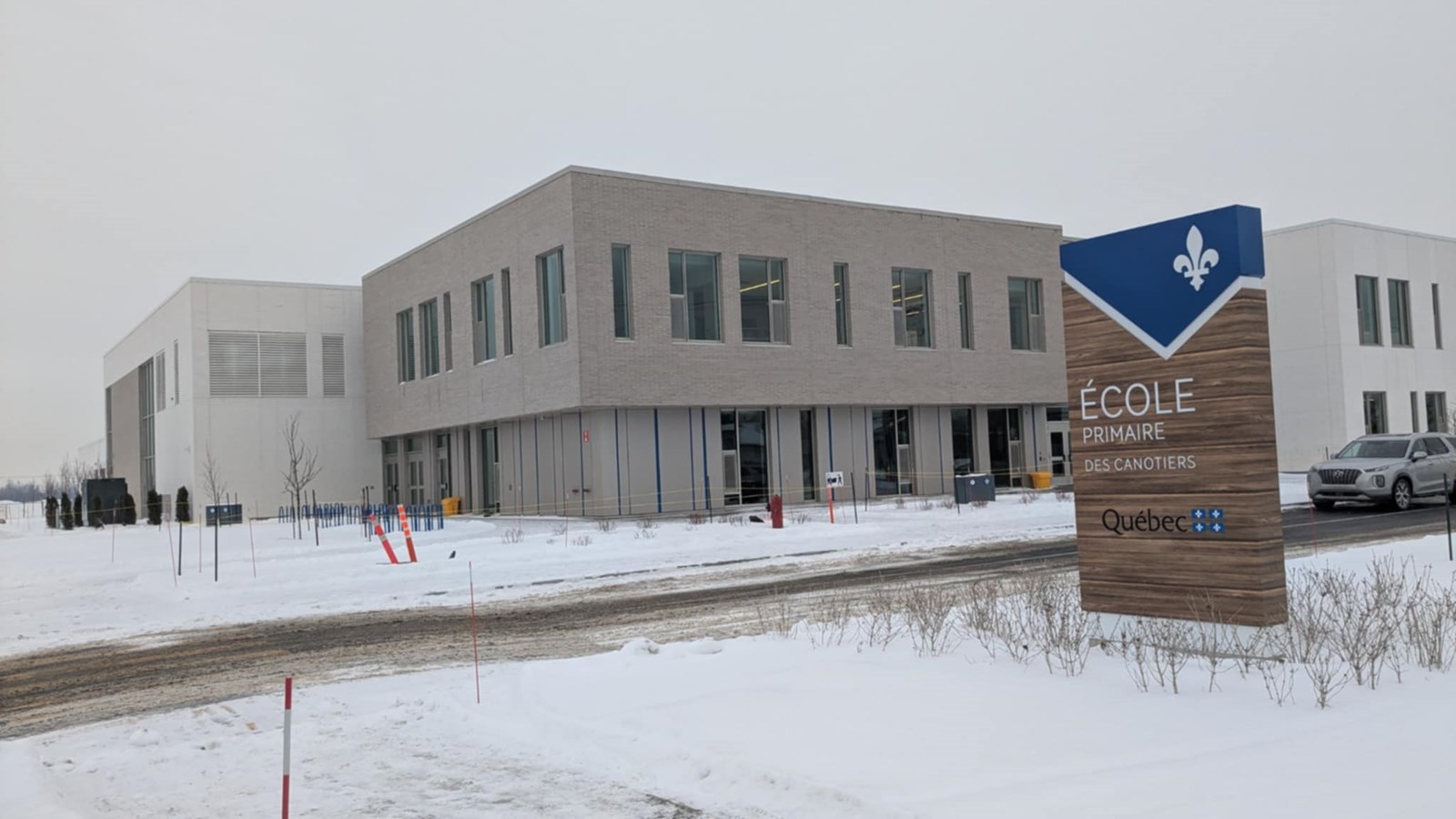 Terrains cédés pour bâtir des écoles: un projet de loi dans la mire de Québec