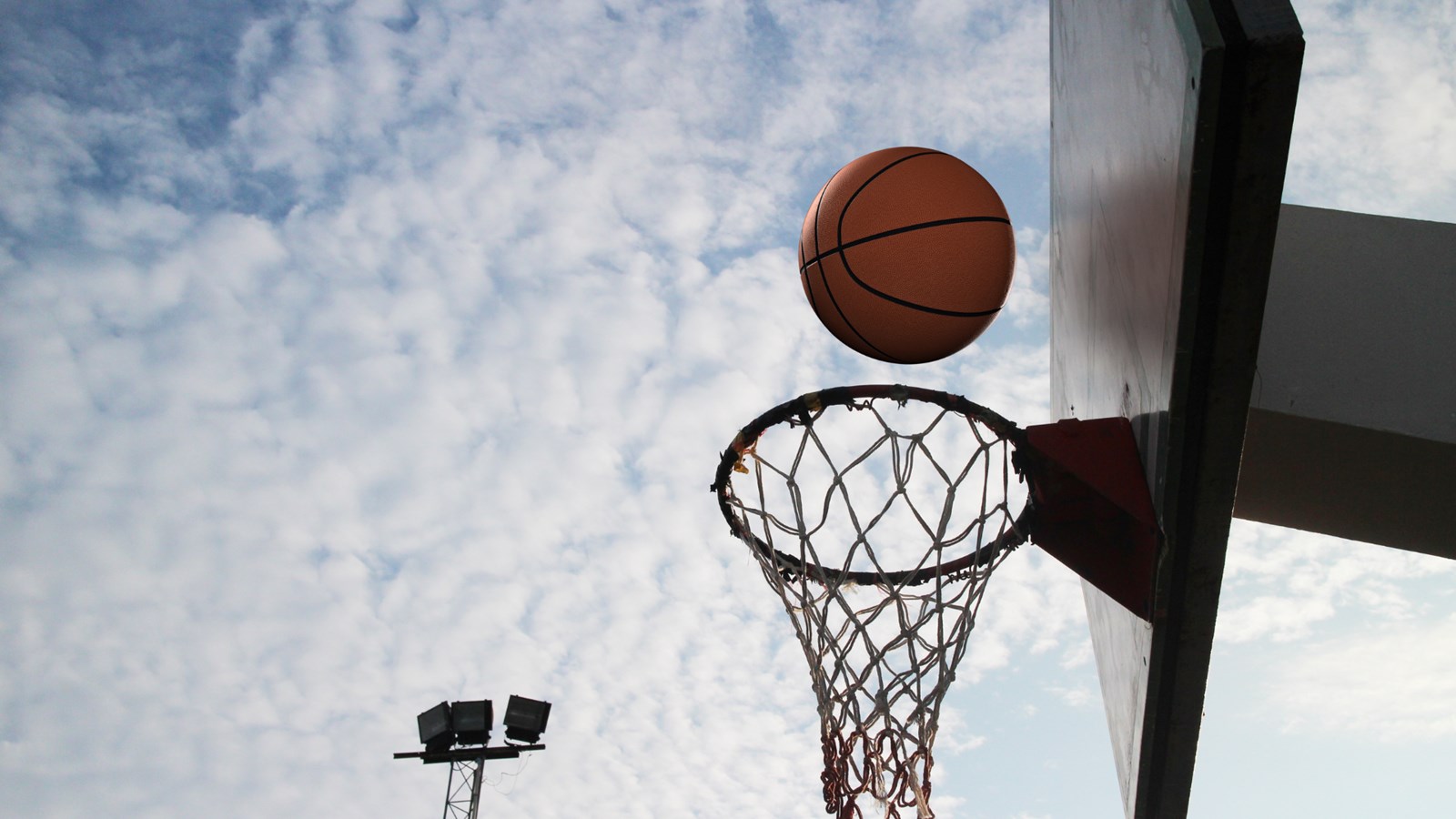 Vaudreuil-Dorion reporte son projet de terrains de basketball