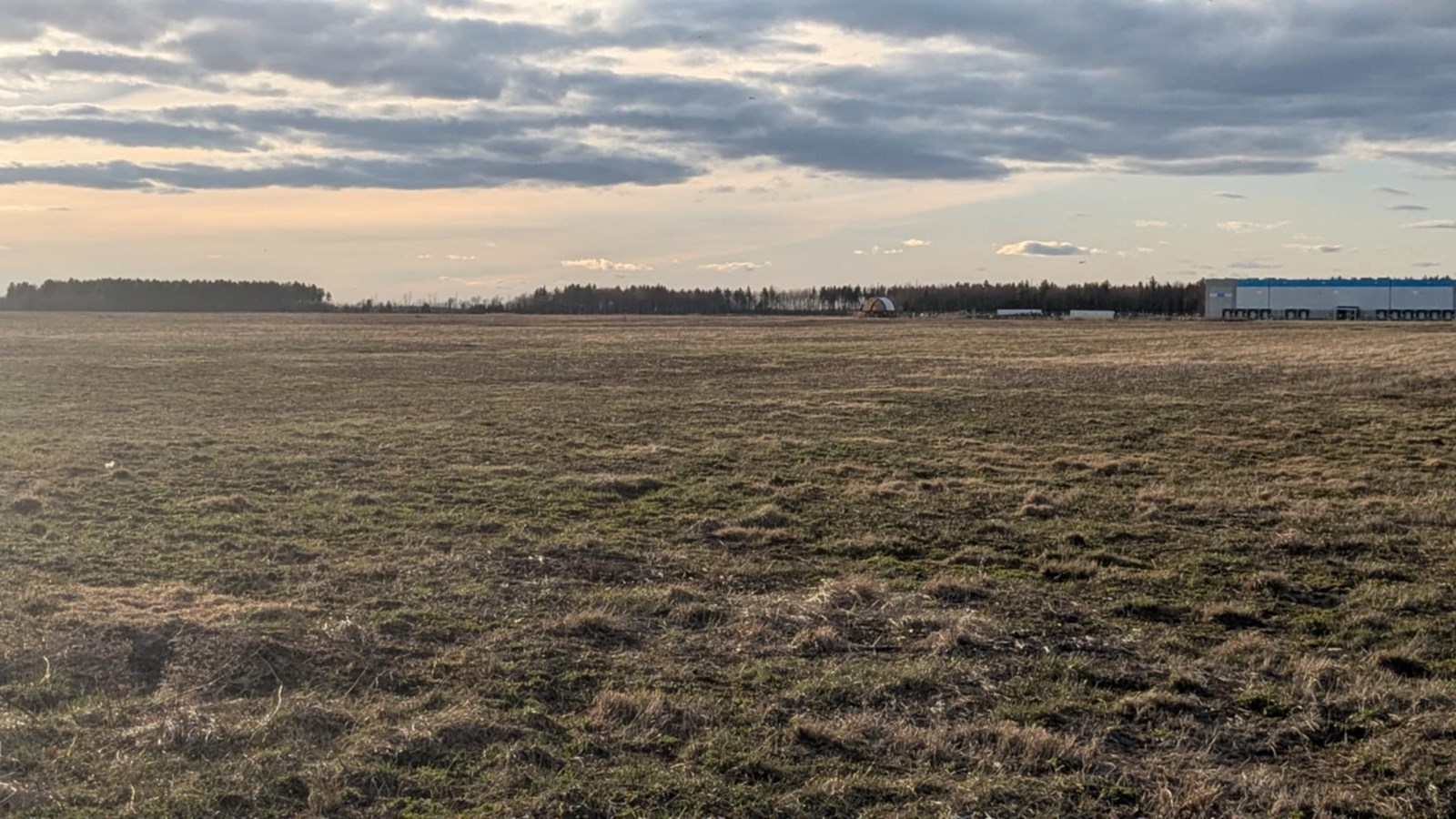 Le terrain retenu pour accueillir le futur centre régional de compostage est situé tout près de l'ancien entrepôt d'Amazon, dans le parc industriel Alta de Coteau-du-Lac