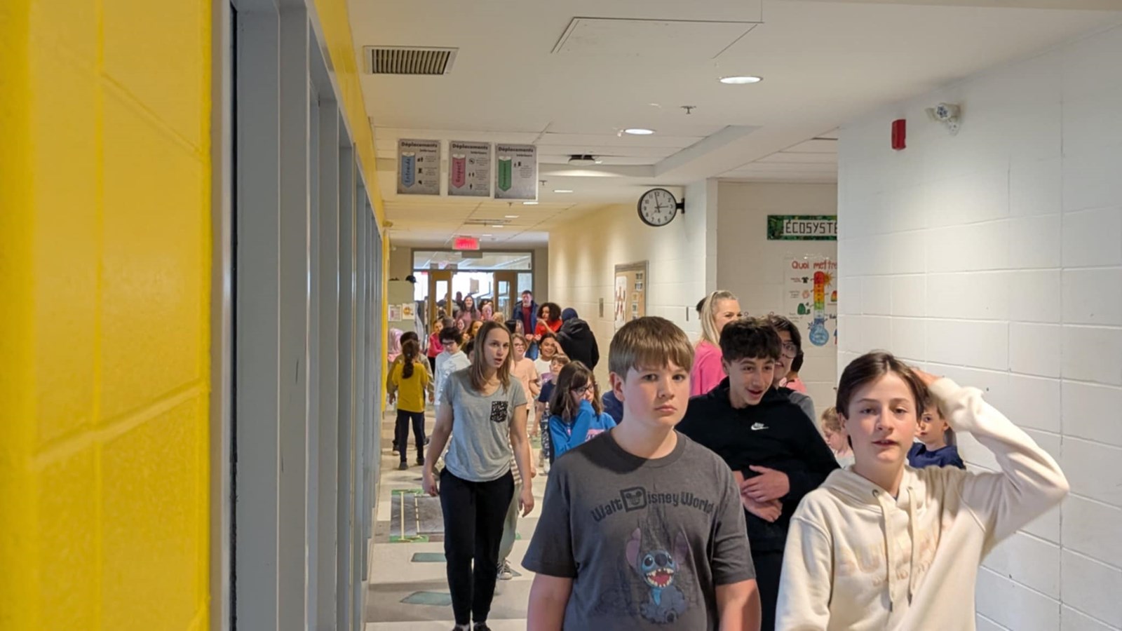 Des élèves de l'École Brind’Amour marchent pour les cœurs brisés