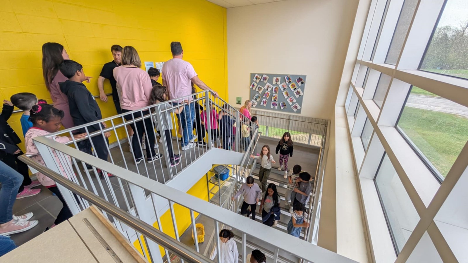 Des élèves de l'École Brind’Amour marchent pour les cœurs brisés