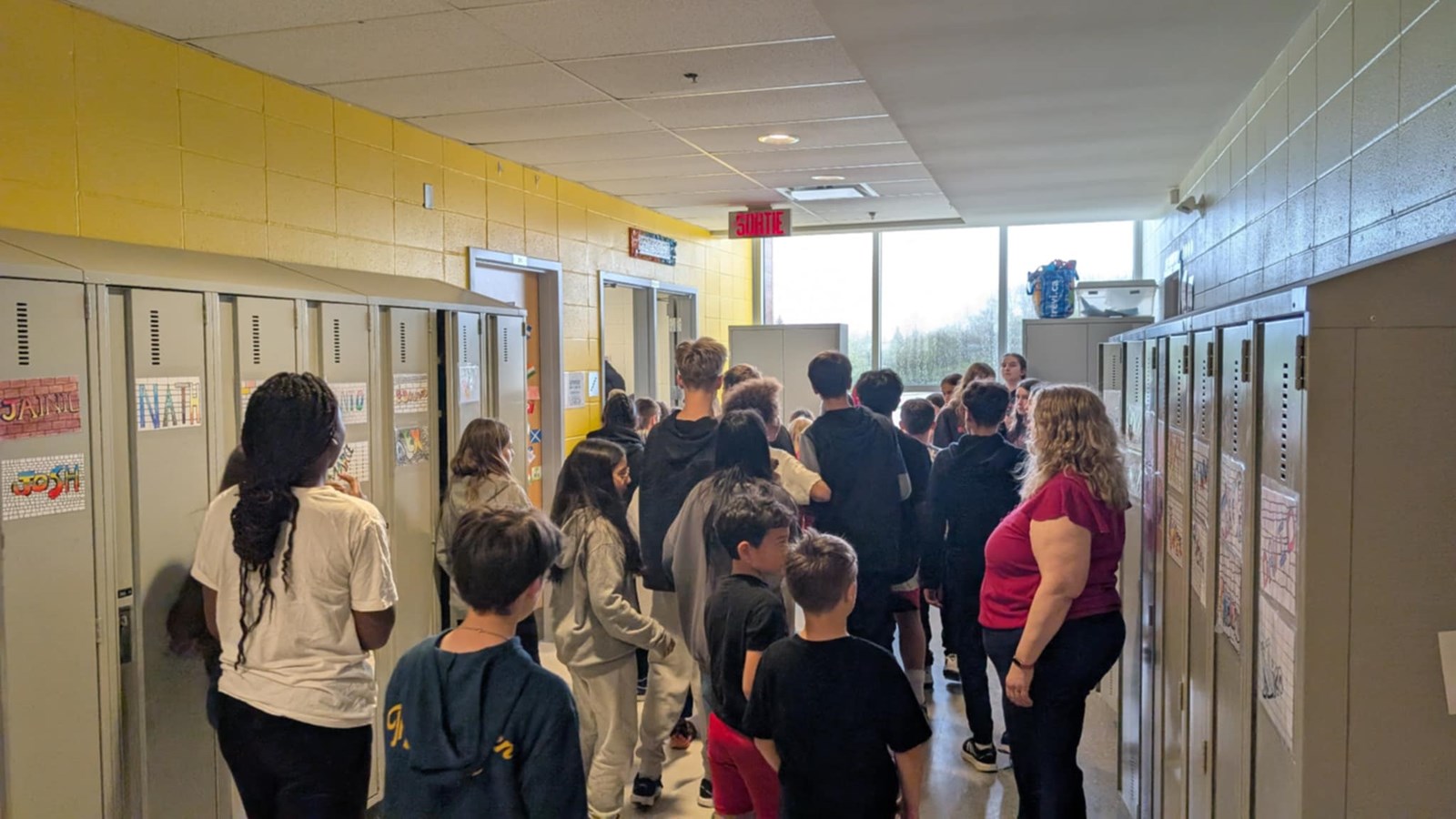 Des élèves de l'École Brind’Amour marchent pour les cœurs brisés