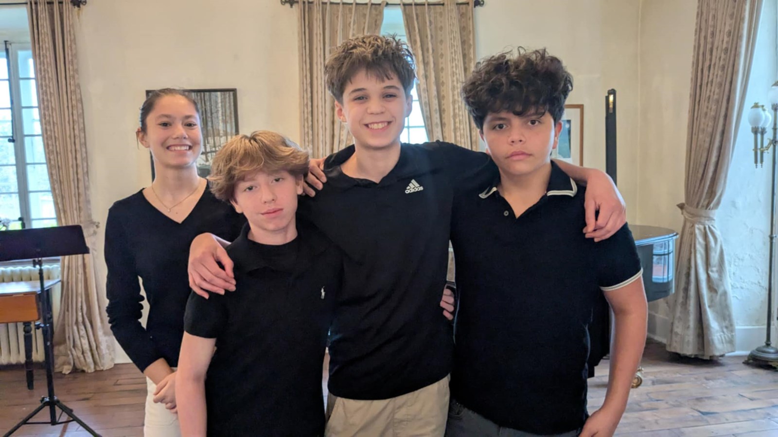 Diego, Milo, Thomas et une de leur camarade de classe ont admis avoir eu beaucoup de plaisir à prendre part au projet artistique