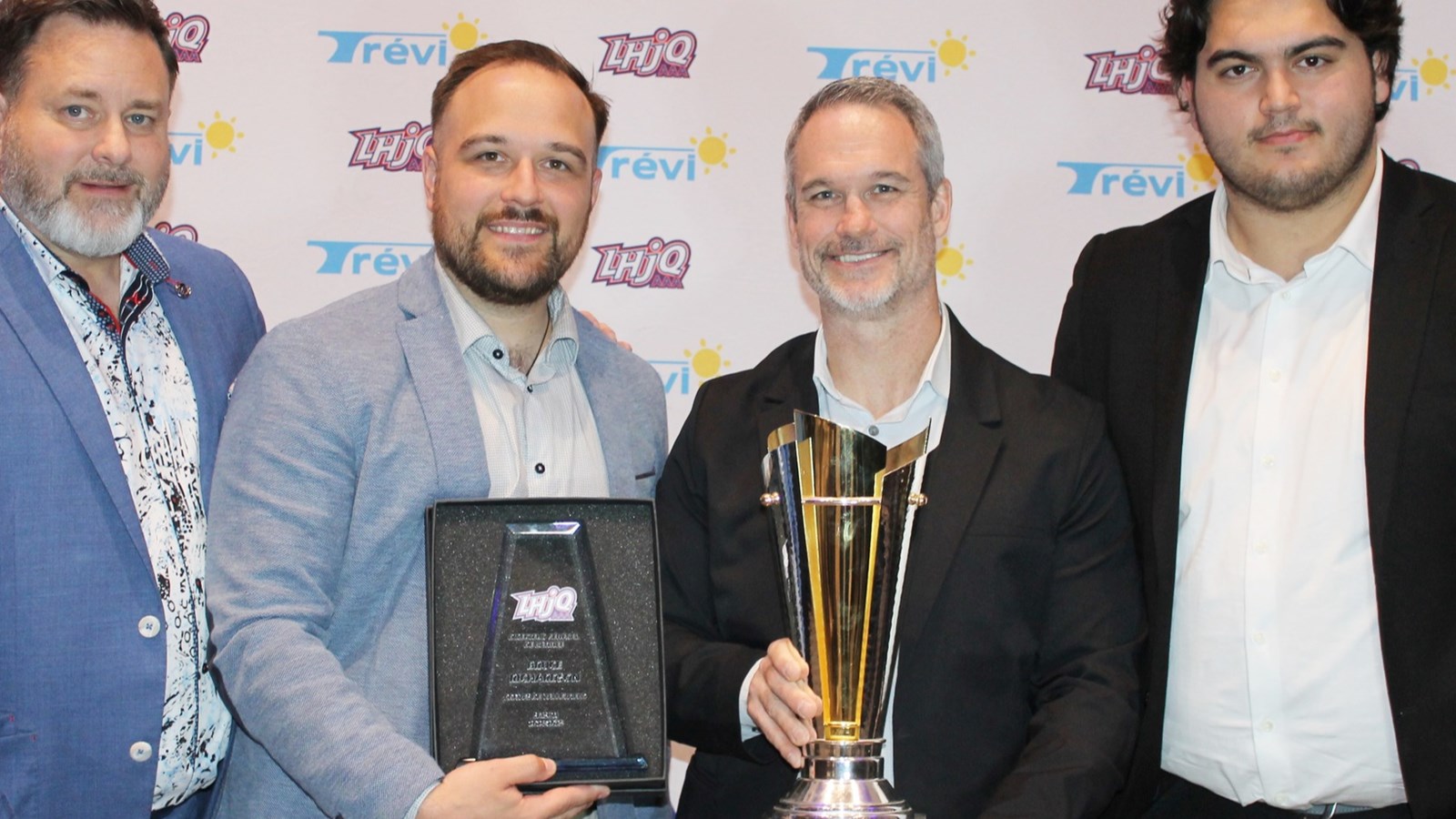 L'entraîneur-chef des Braves, Bruce Richardson a reçu trois prix soit: entraîneur-chef de l'année, directeur général de l'année et première équipe d'étoile