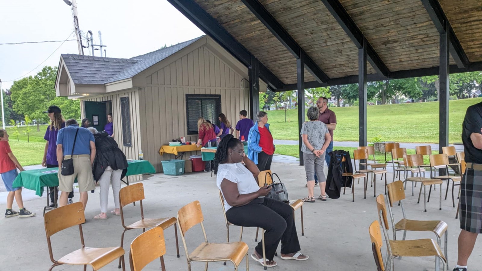 Dix jeunes entrepreneurs de Pointe-des-Cascades au service des citoyens