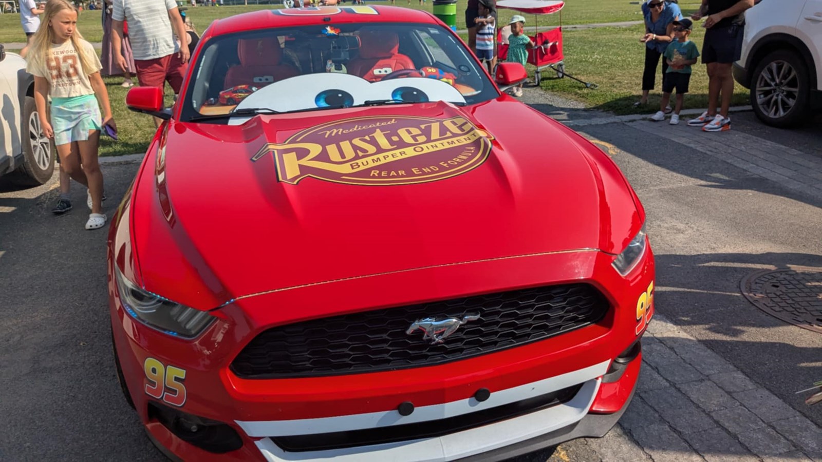 Ka-Chow! Le célèbre bolide Flash McQueen était de passage à Pincourt