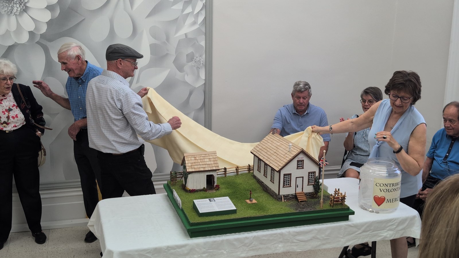 Marc Walsh honore Saint-Télesphore avec une toute nouvelle maquette