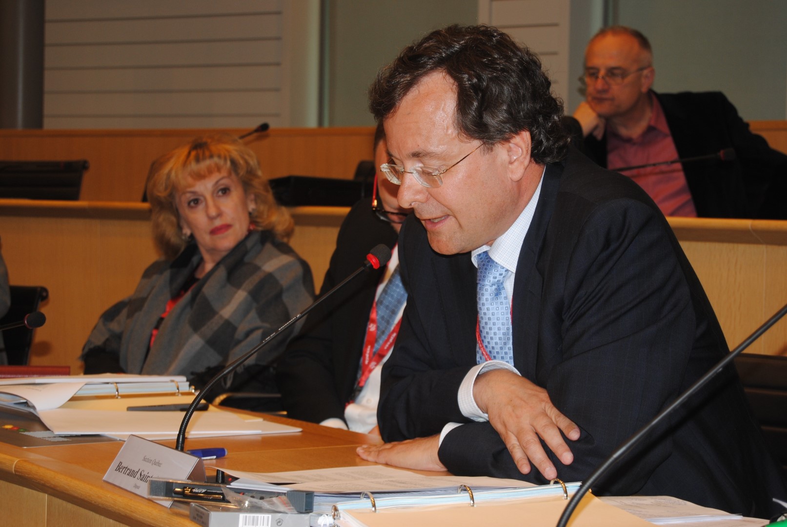 Bertrand St-Arnaud prend la parole à Bruxelles