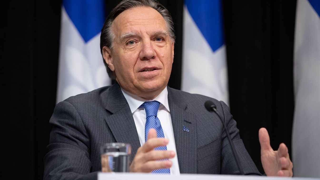 "Ne faites pas exprès d'aller à Montréal ou en Estrie." - François Legault, premier ministre du Québec