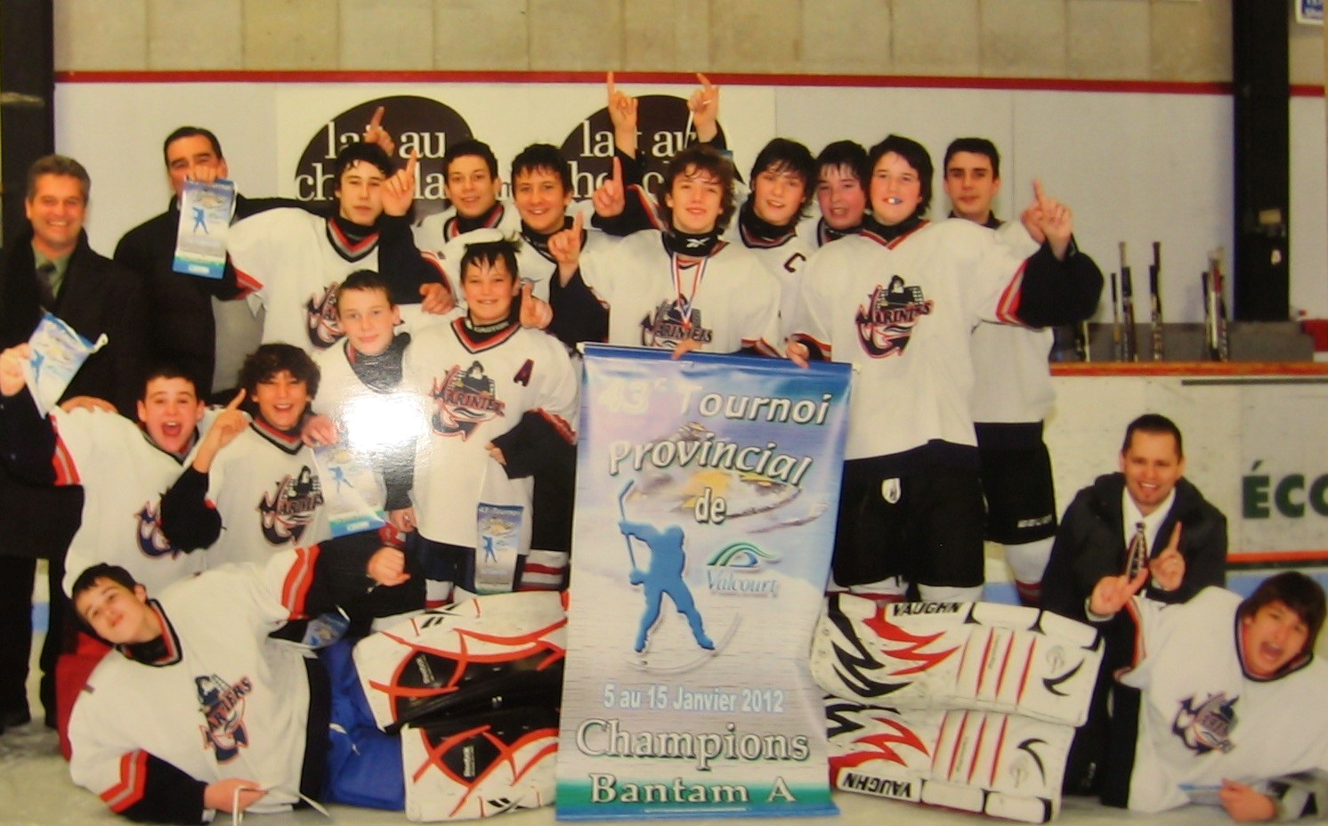 Les Mariniers 2 Bantam A, champions incontestés du Tournoi provincial bantam de Valcourt