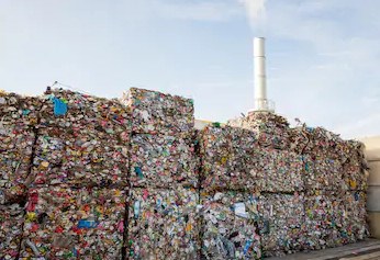 Plastiques: le gouvernement et six acteurs s'unissent pour créer une économie circulaire