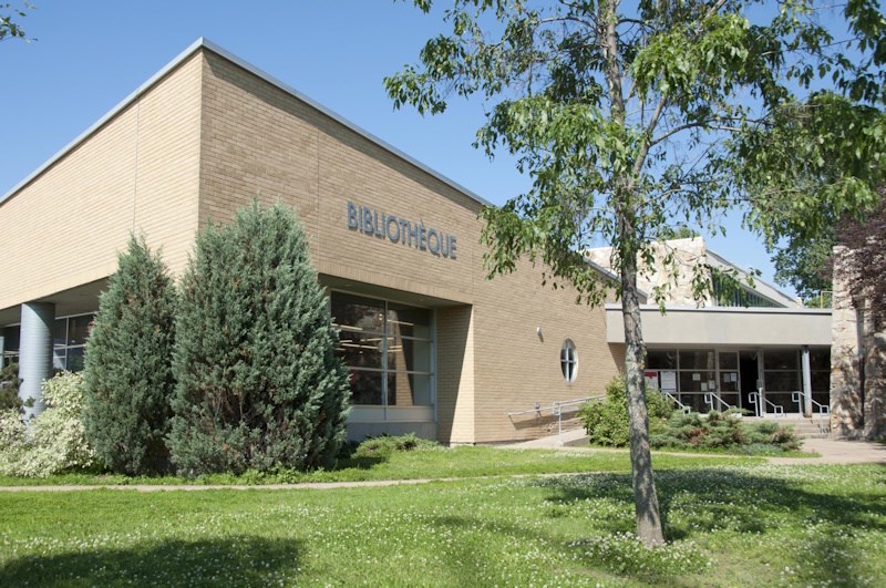 La bibliothèque Marie-Didace est fermée en journée, mais ouverte de 17h à 20h.