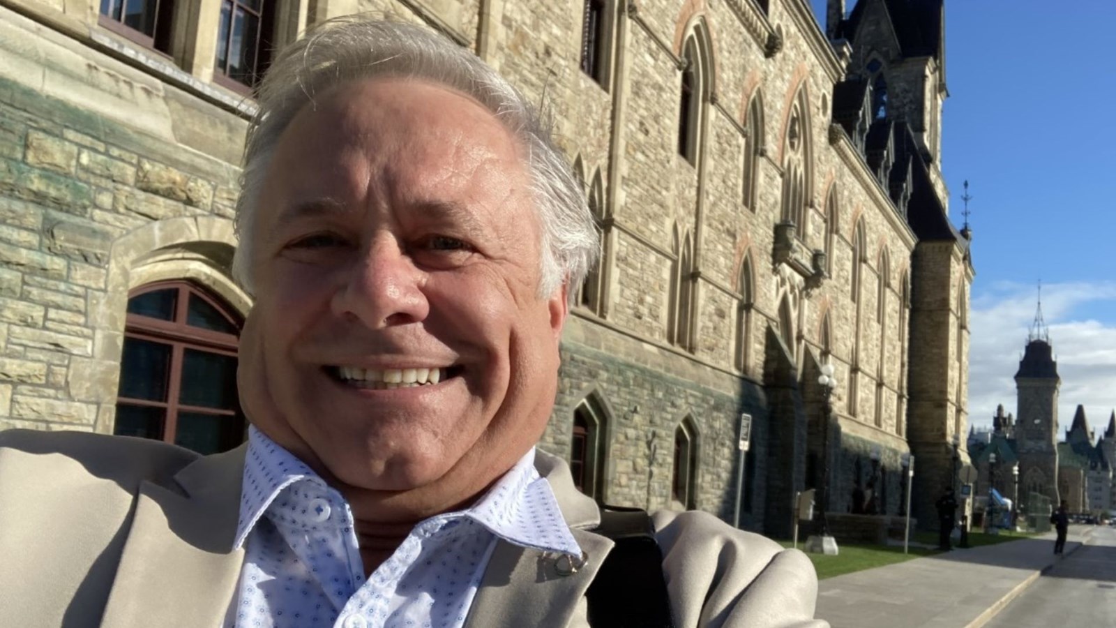 Luc Desilets heureux de continuer son travail auprès des anciens combattants