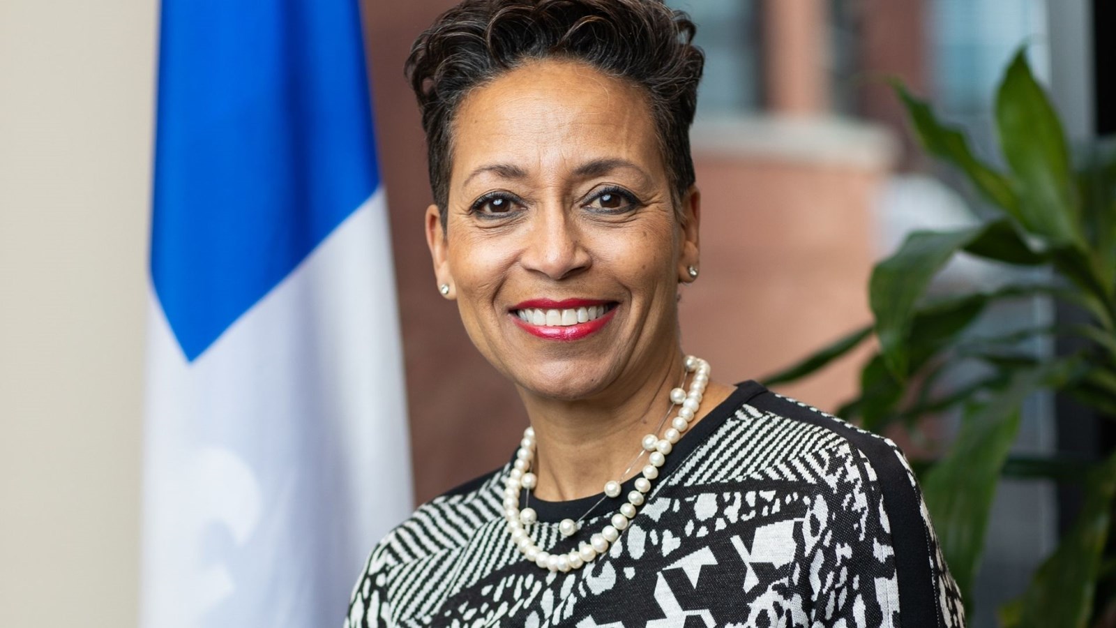 Nadine Girault, députée de Bertrand, se réjouit de l’annonce de la régionalisation de 5 000 postes 