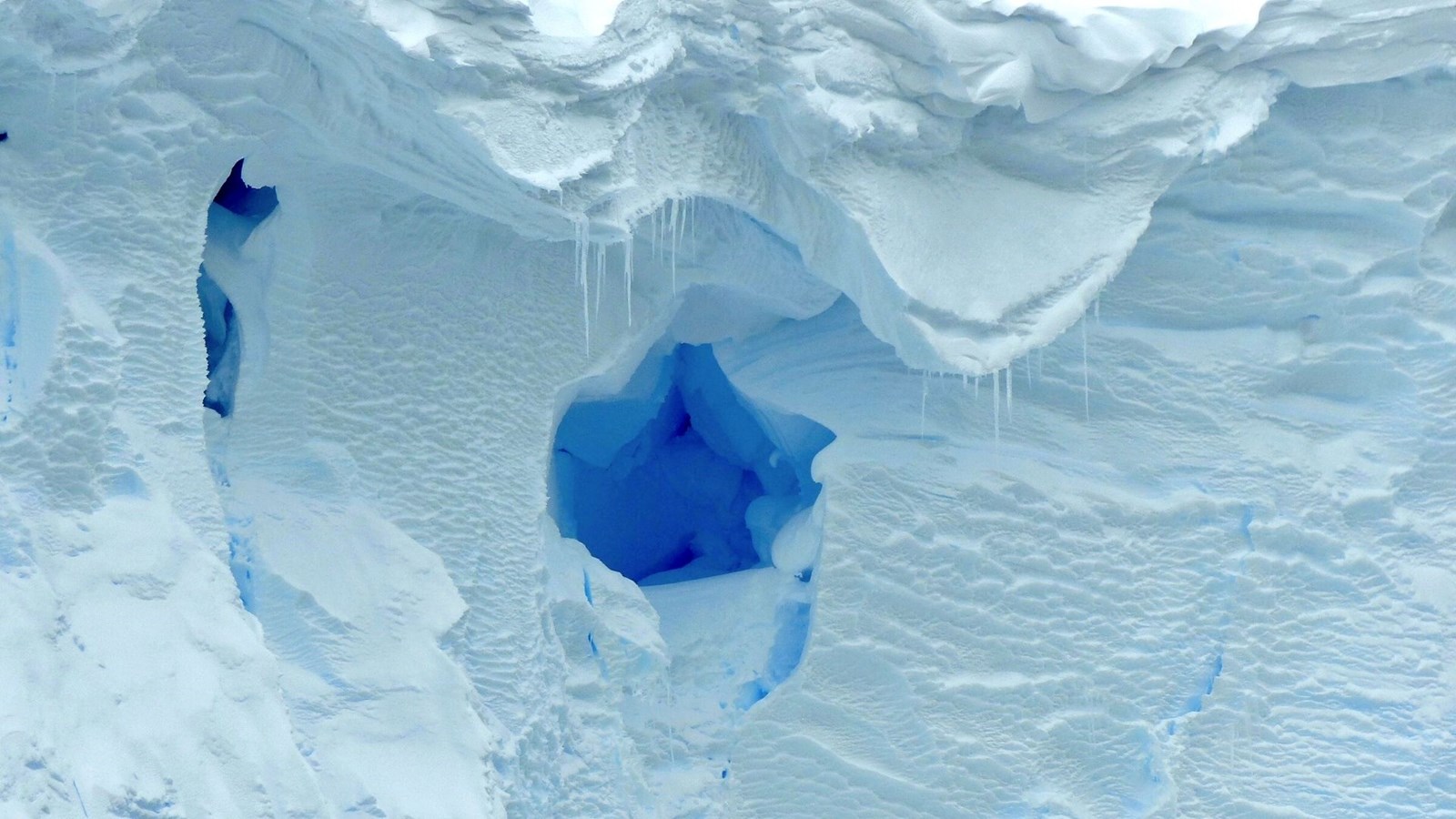Des scientifiques explorent le « glacier de l'Apocalypse »