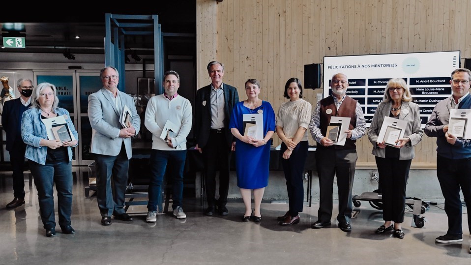 Toute l’équipe du Réseau Mentorat Laval, comme ses mentoré(e)s et partenaires, ont rendu un hommage aux 55 entrepreneur(e)s d’expérience s’impliquant comme mentor(e)s bénévoles auprès d’entrepreneur(e)s de Laval.