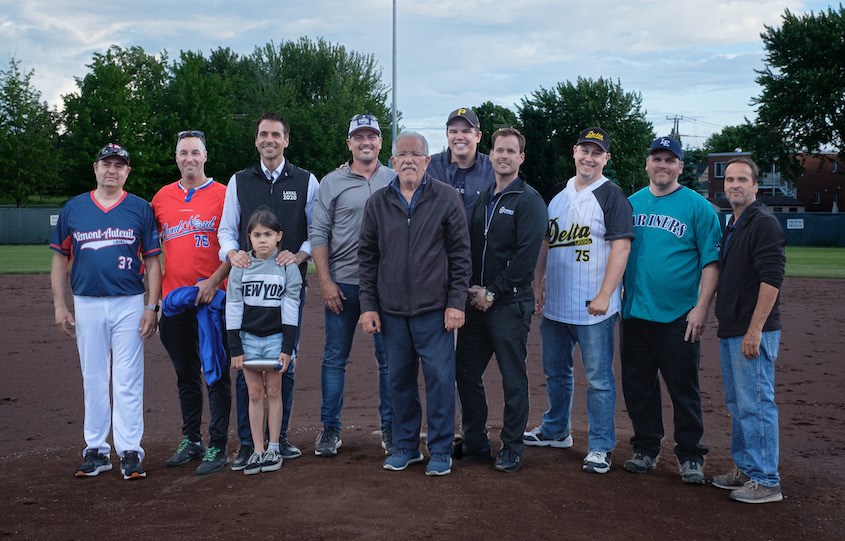 Derek Belanger, Vimont-Auteuil; Stéphane Parent , Laval-Nord; Nicholas Borne, membre du comité exécutif de la ville de Laval et conseiller municipal du district de Laval-les-Îles; Christian Cyr, président de Baseball Laval; Jacques Continelli, président des Pirates Chevrolet 440 de Laval; Alexandre Lévesque de la Ville de Laval; Vincent Gagné, de 440 Chevrolet Buick GMC Corvette Laval, le partenaire majeur de Baseball Laval et des Pirates; Ghislain Gauthier, Delta de Laval; Éric Mailhot, Club de baseball de Laval-Est et Gilles Larouche, Associés de Laval baseball AA.
