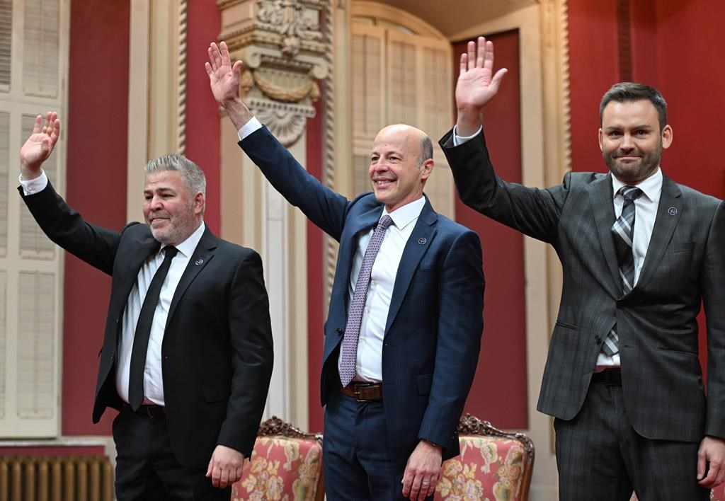 Les députés doivent prêter serment au roi pour siéger, tranche François Paradis