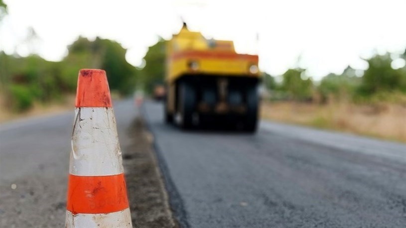 Travaux d’asphaltage et de réparation de dalles sur l’autoroute 15 