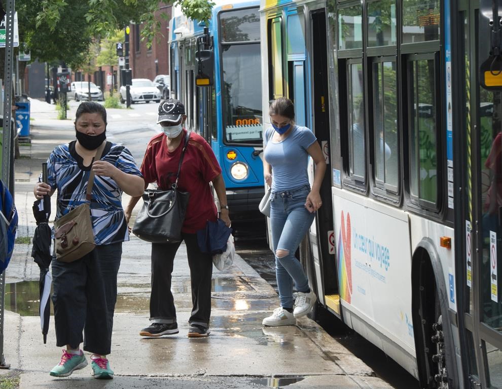 Transport collectif: le PQ veut que le budget Girard accorde une aide d'urgence