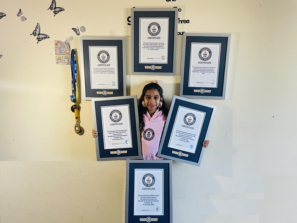 Une Ontarienne de 9 ans établit trois records du monde Guinness en hula-hoop