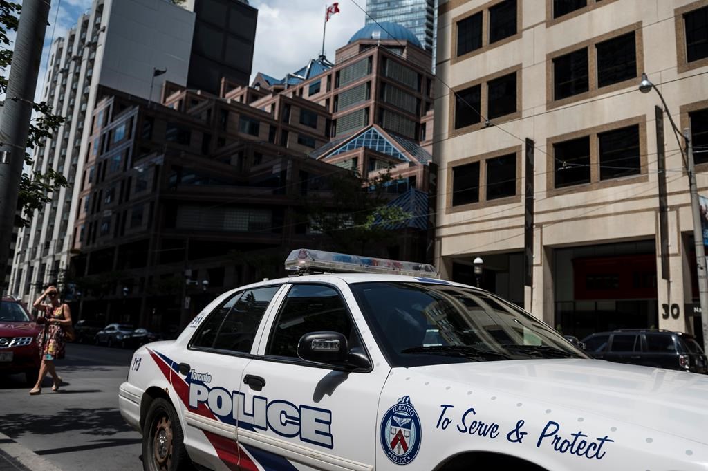 Un homme meurt après avoir été poignardé au centre-ville de Toronto